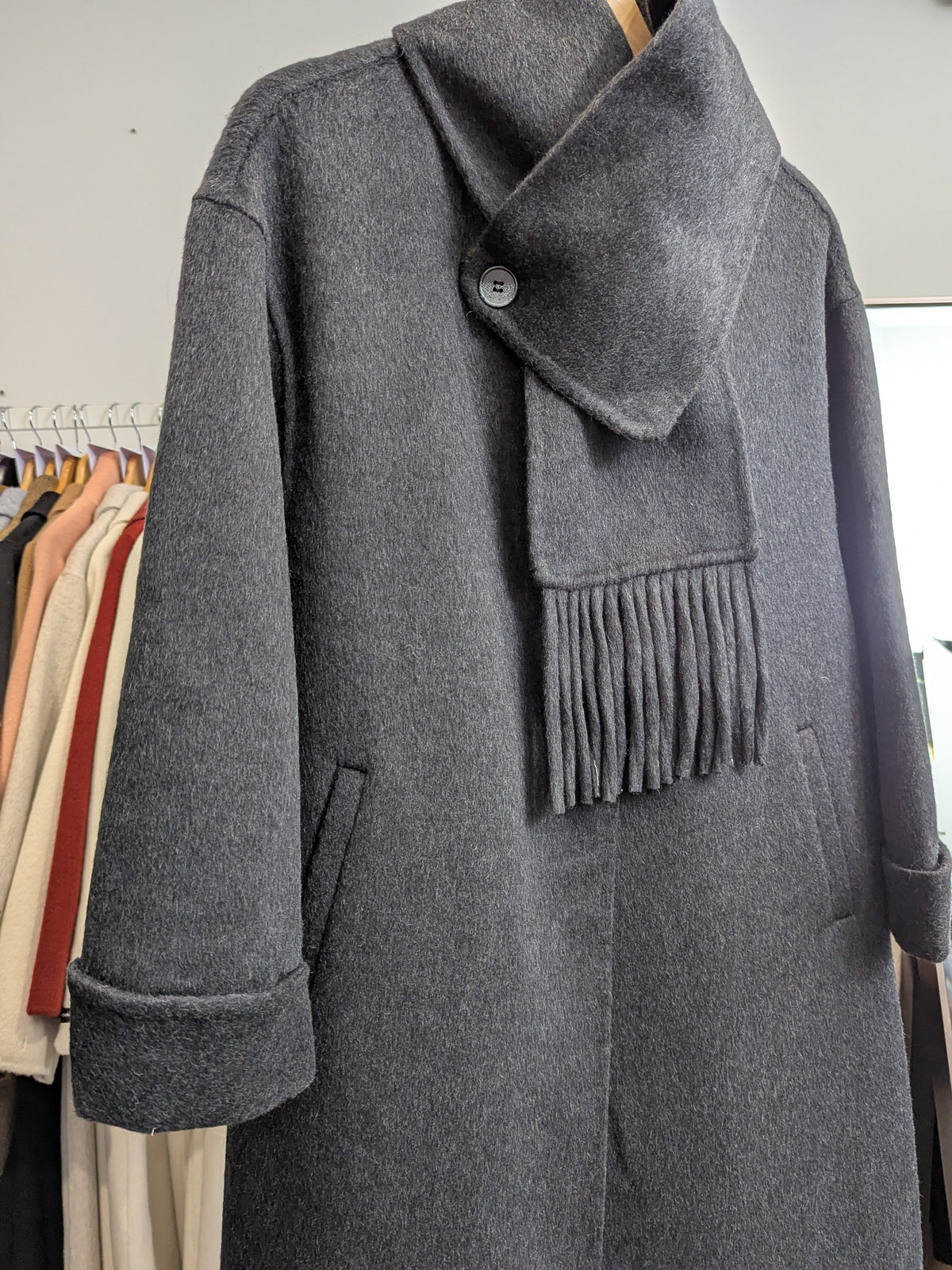 263 70% Wool Coat Charcoal M 12-14 with scarf